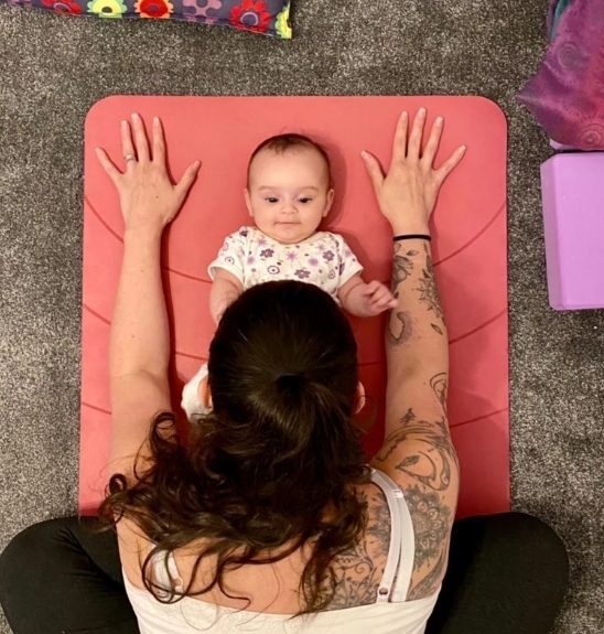 Flavia Mommy & Me Yoga main